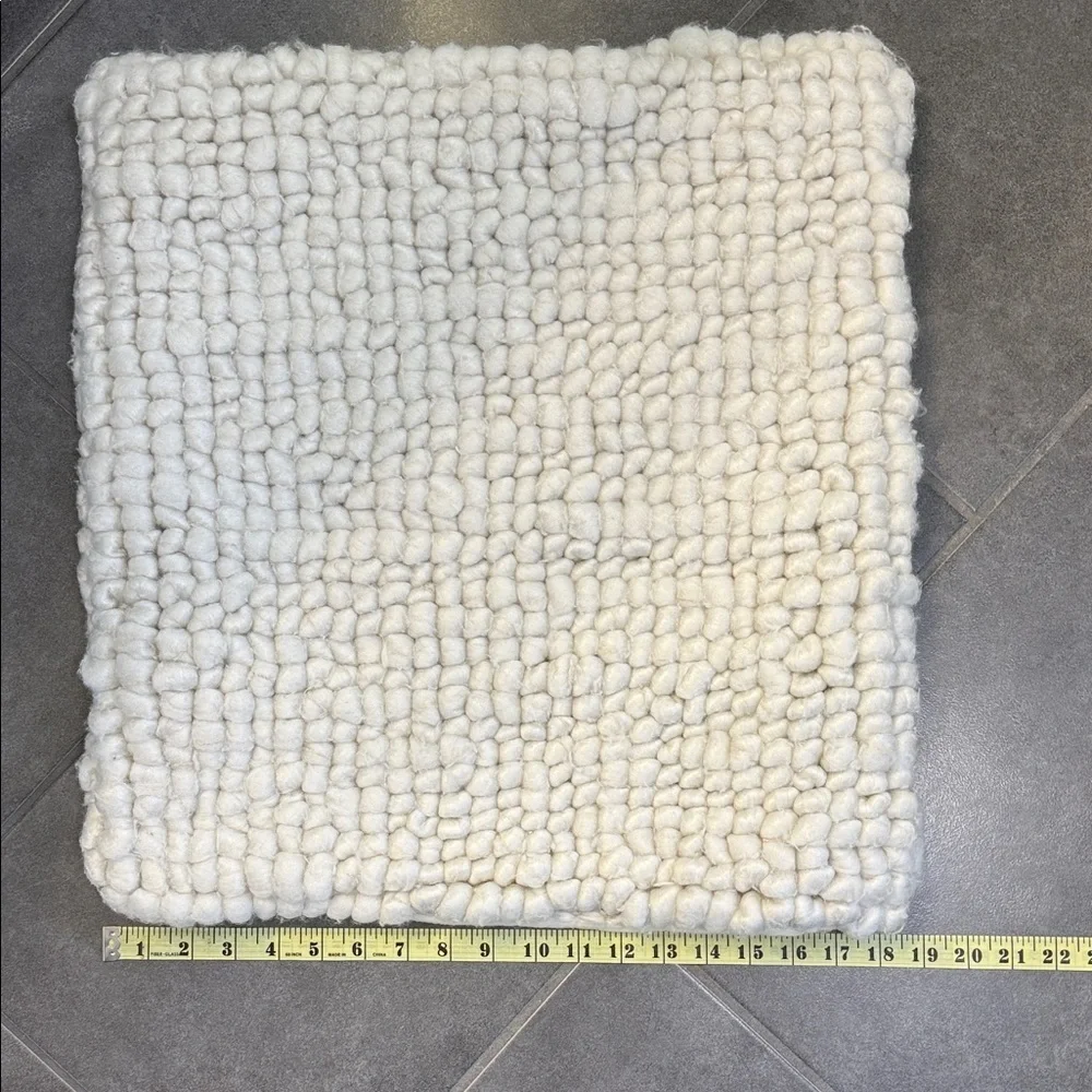 Aavie Pillow Chunky Knit Cream with insert